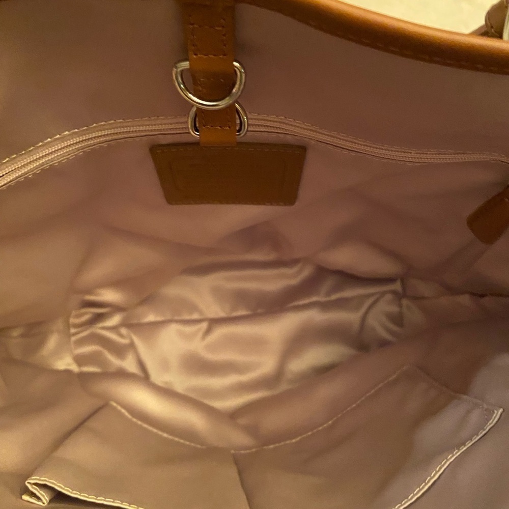 Coach Park Metro Leather Tote bag in a cream, navy, and brown color block F23683 - Picture 3 of 11